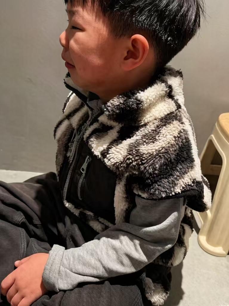 河北，一个男孩，妈妈因为病故而离开，离开时孩子还小，很多事情还没有来得及明白，人