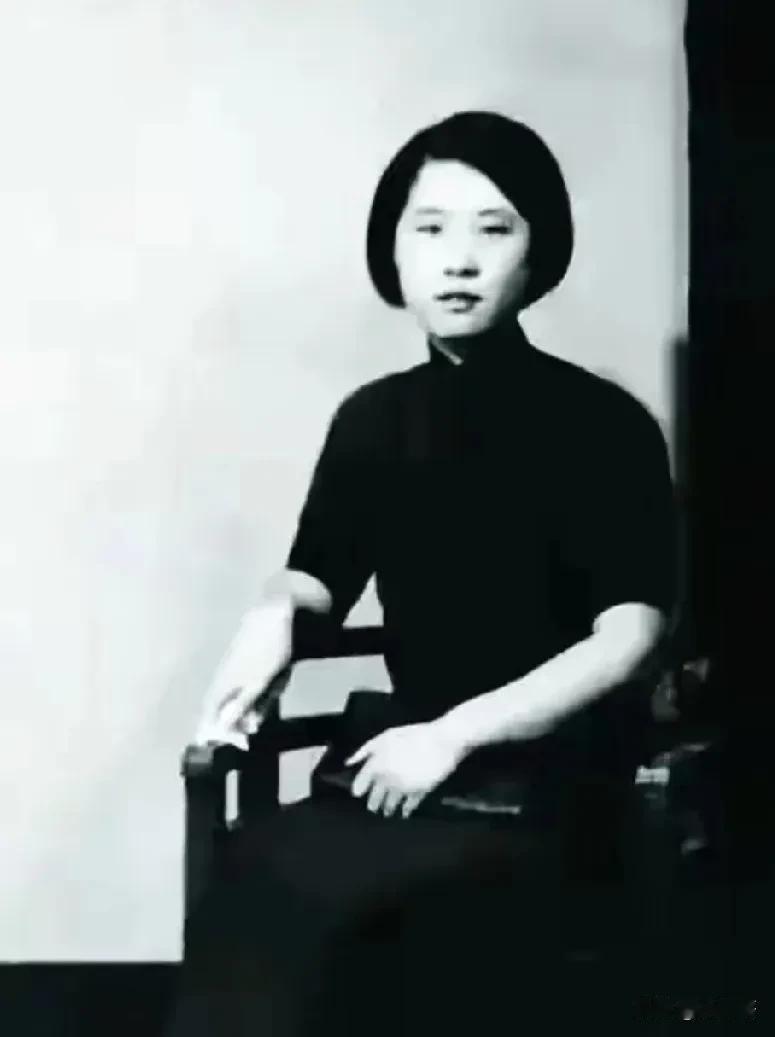 黄埔女杰黄杰：两任丈夫牺牲，终嫁开国元帅
 
她是黄埔军校走出的铿锵玫瑰，首任丈
