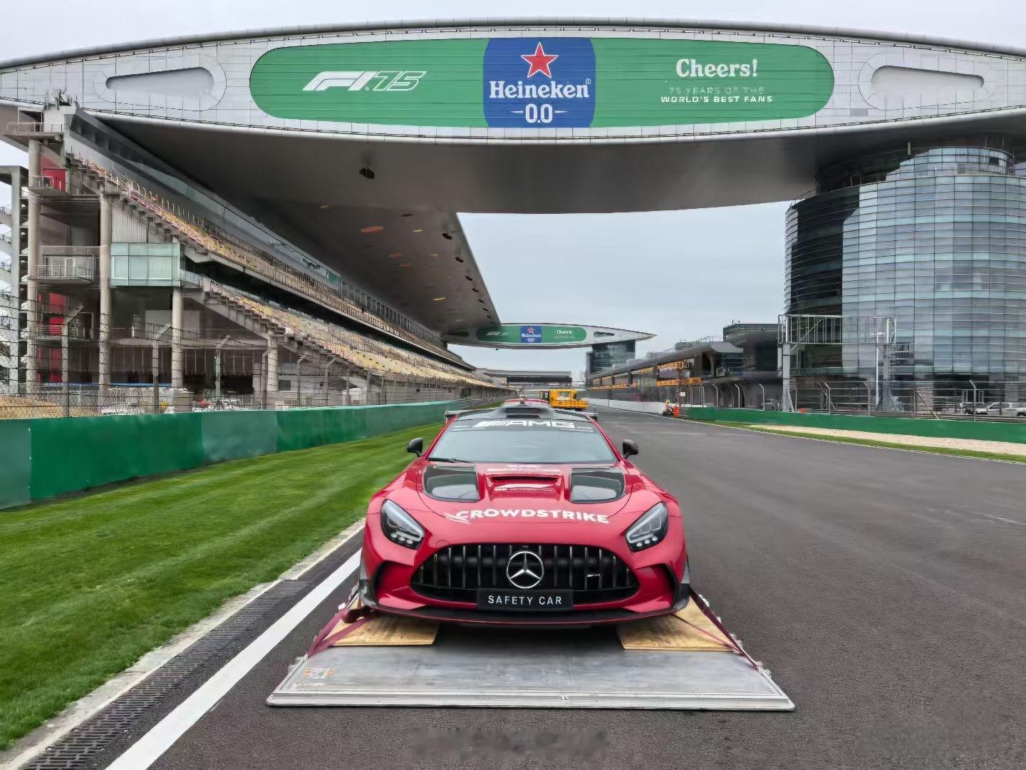 2025赛季F1中国大奖赛3月21日—23日 上海国际赛车场梅奔AMG GT B