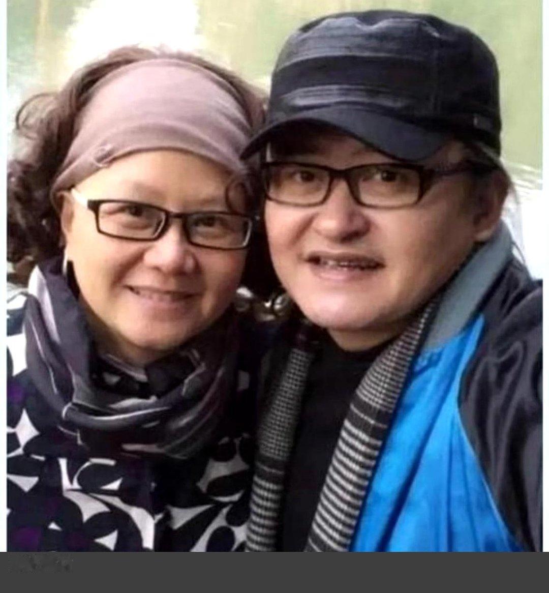 刘欢的妻子卢璐说 我爱人刘欢，我要替他澄清一下早些年网上很多传言，都说刘欢常年嗜