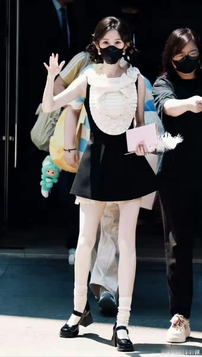 孟子义爱心双麻花辫啊啊啊人间bjd好美！ ​​​