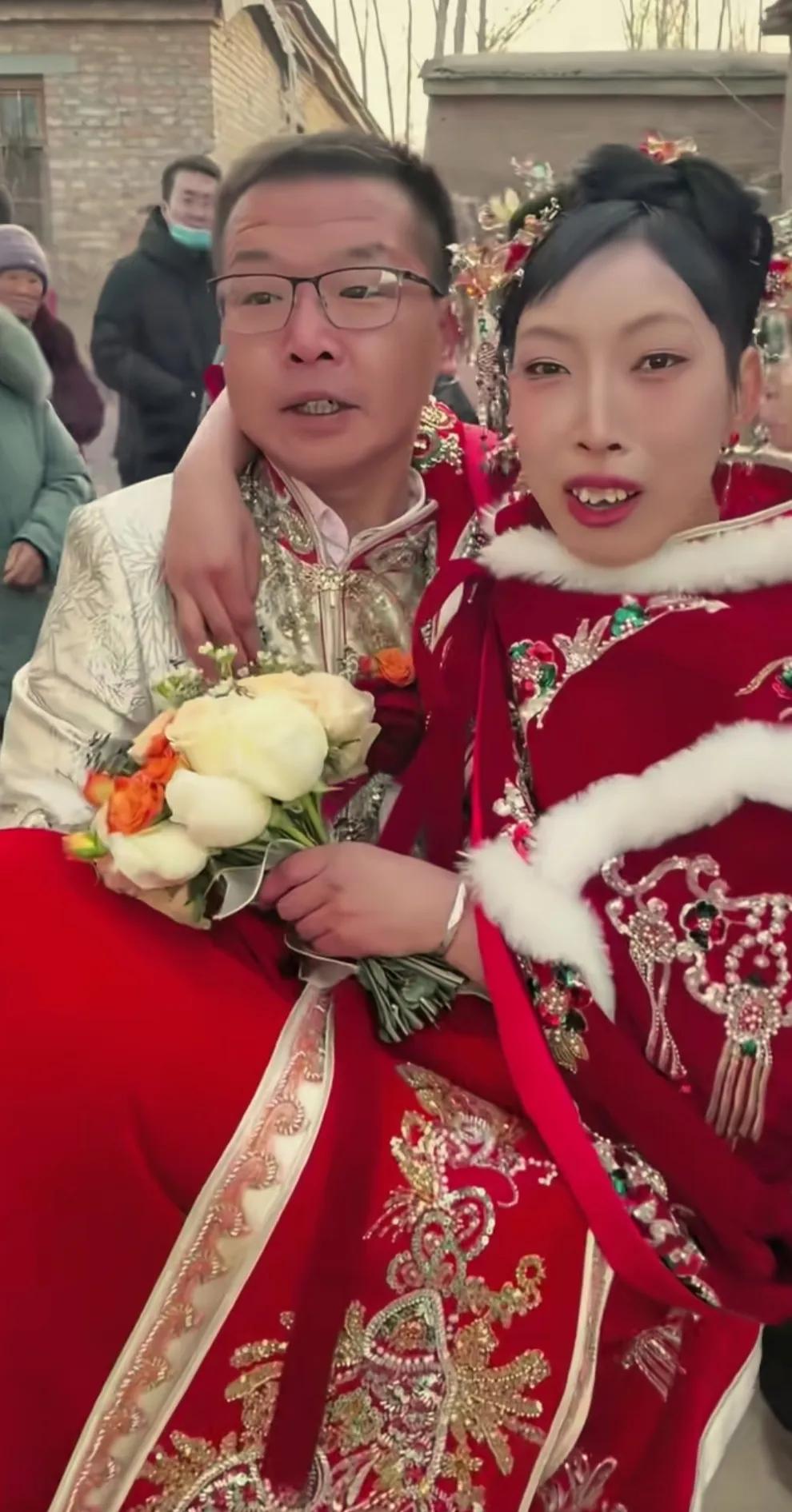 幸福的一对，男人成熟稳重，女人美貌如花