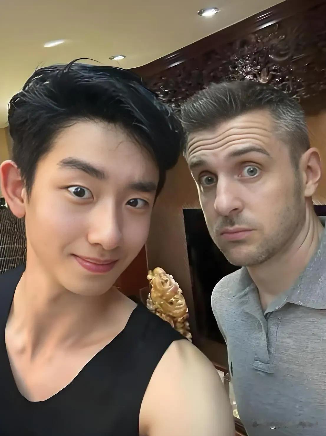 恭喜吴亦泽13比11战胜赛大师晋级8强。
第三阶段打的比较焦灼，看的出来双方压力