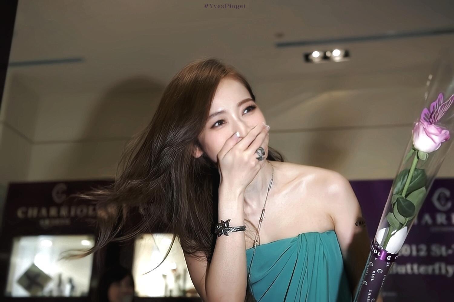 侯佩岑的早期身材好火 