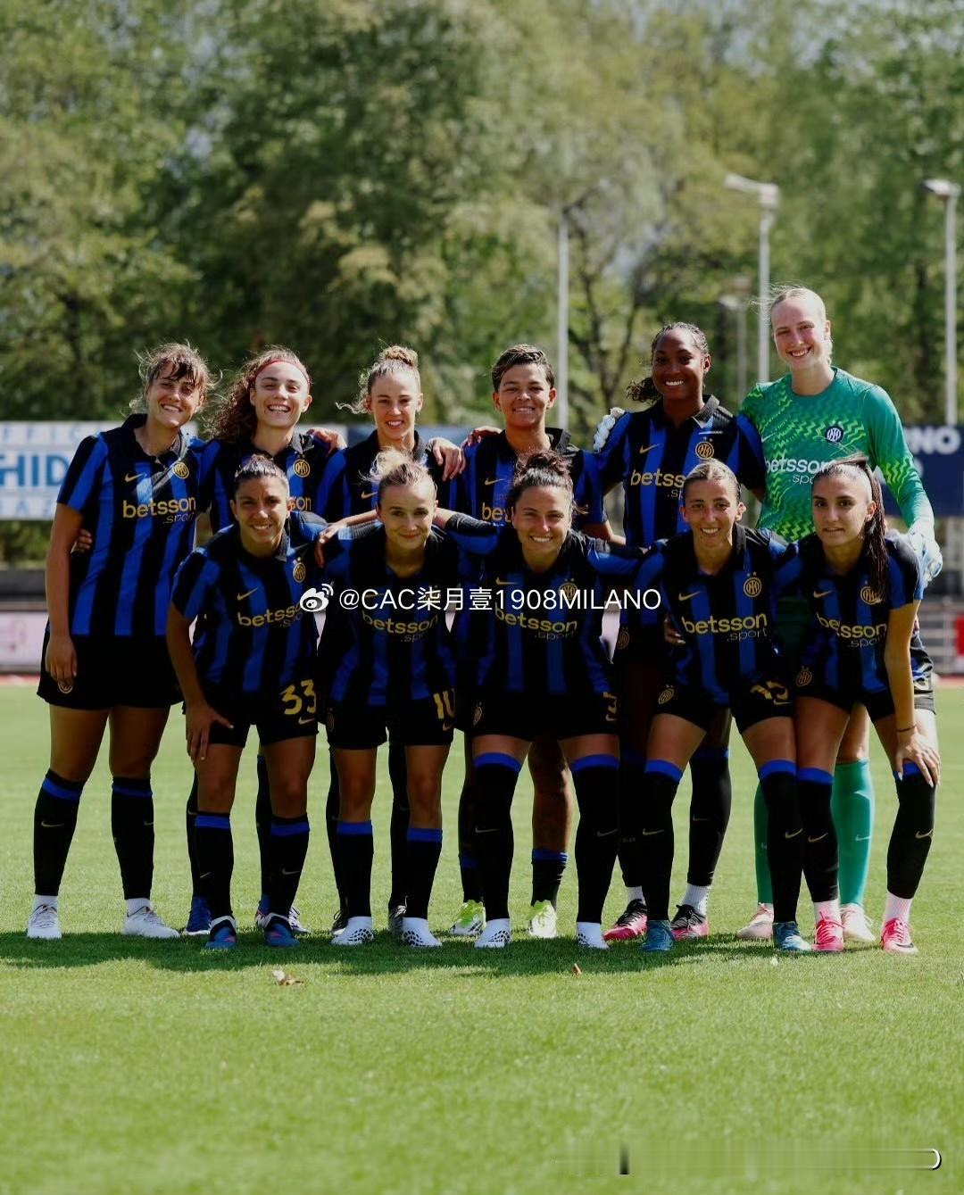 ⚫🔵国际米兰女足首场热身赛，3-2瑞士草蜢女足，
波利37分钟、桑蒂64分钟、
