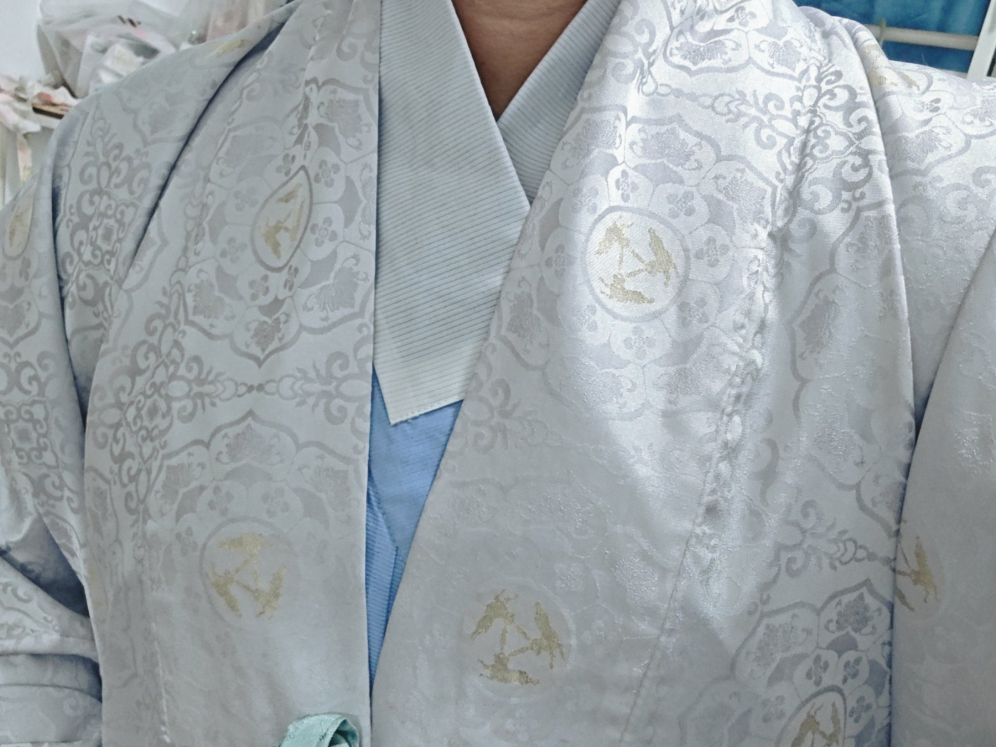 降温了，于是周六预备叠穿一件披风，道袍比披风的通袖长，这就很好的弥补了我没有氅衣