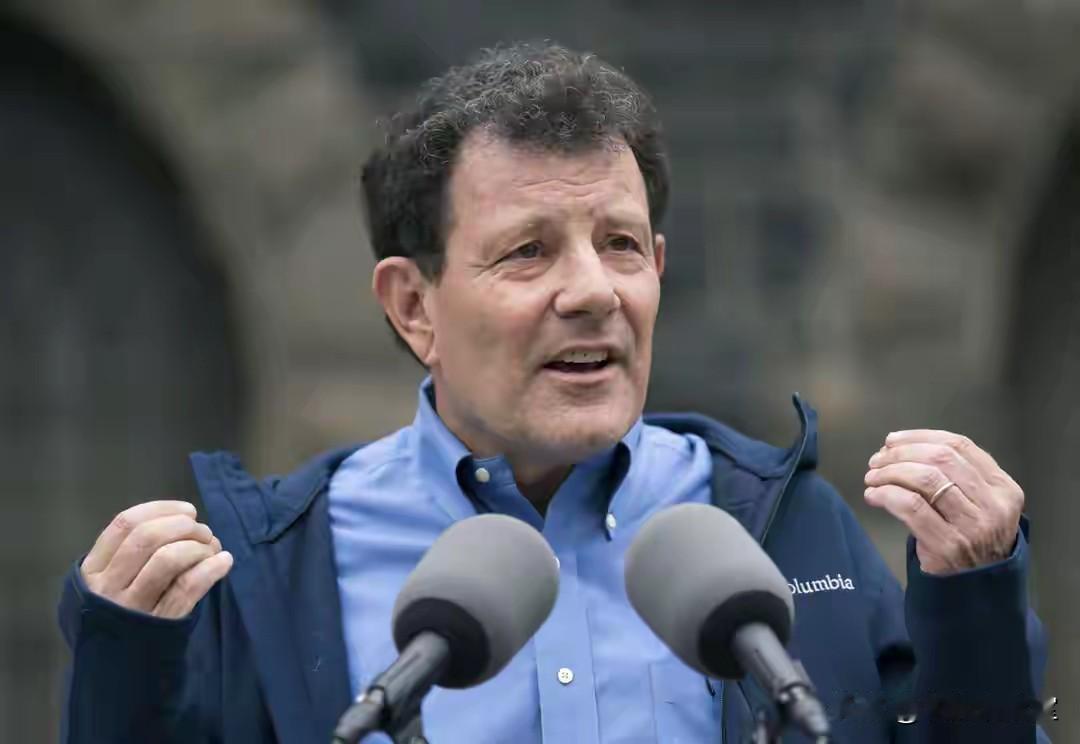 稀土这张牌硬不硬，咱自己说了不算，看看美国人自己怎么看的。
美国能不能在短期内摆