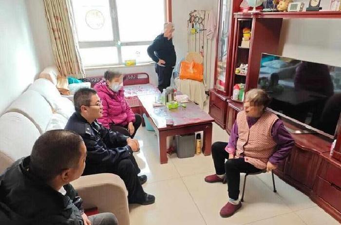 北京石景山区一位曹大妈，最近差点被骗走十万块钱，想想都让人后怕。就在前几天下午，