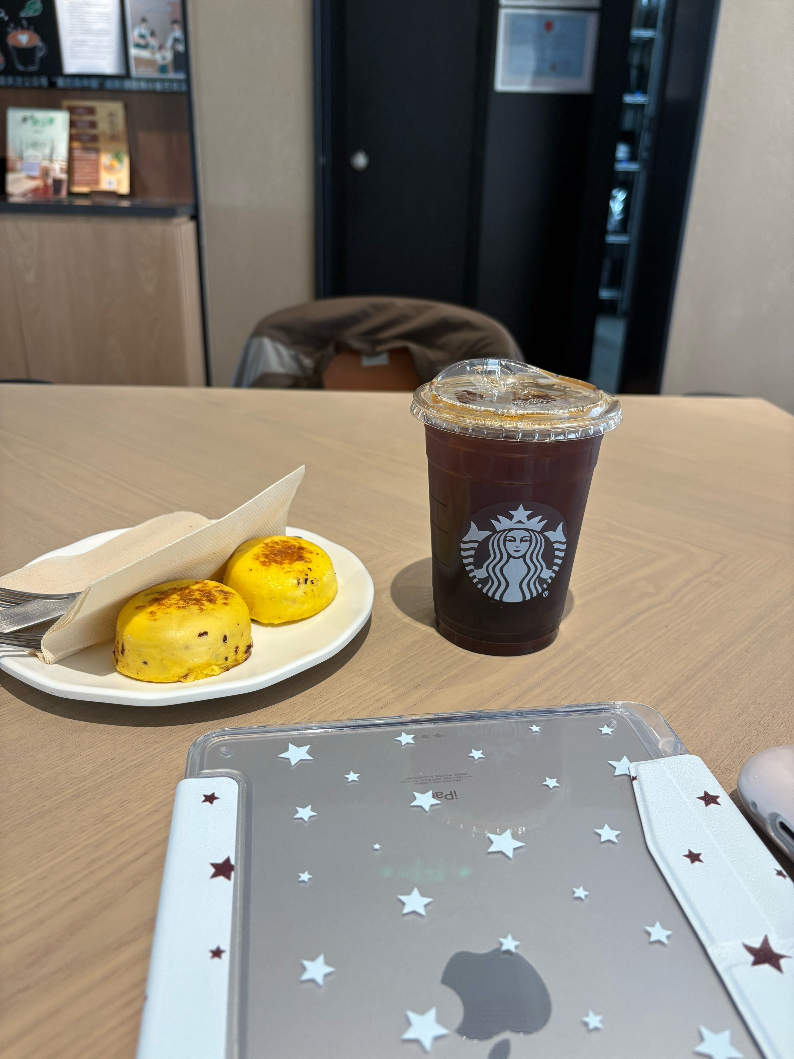 昨晚去看了《龙餐馆》一开始还以为是喜剧片 主要是看到沈腾老师总是下意识以为是喜剧