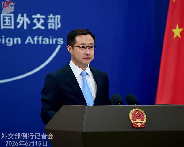 澳大利亚智库洛伊研究所的一份报告称，随着中国大量增备武器并在南海建设岛礁中国对澳