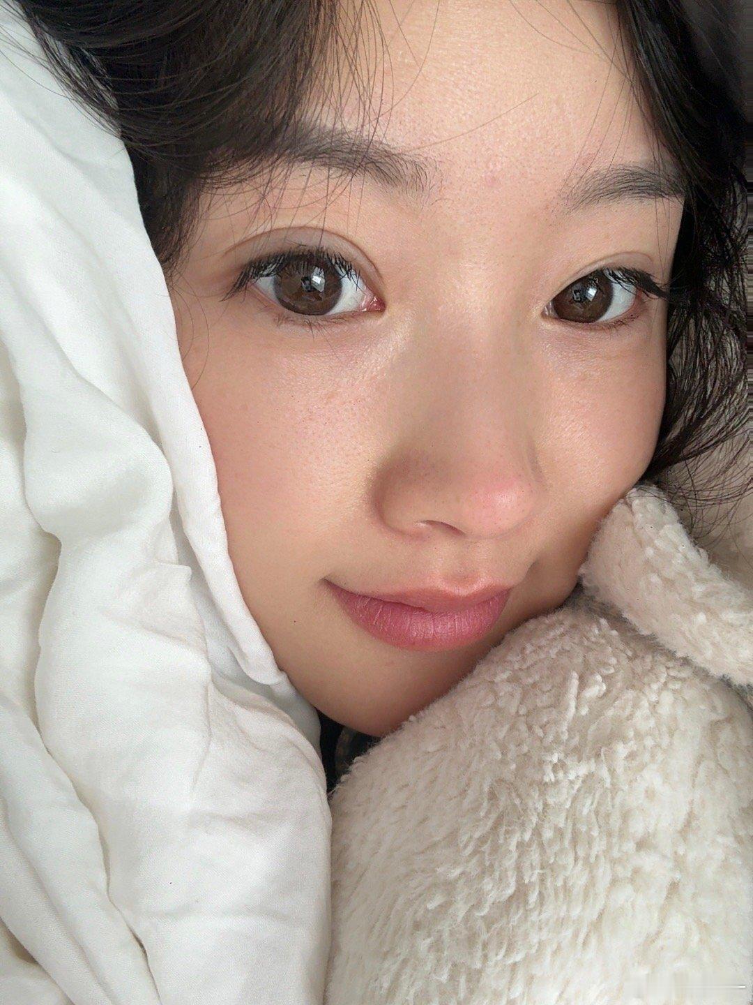 一个睡饱了的可爱睡美人 ​​​