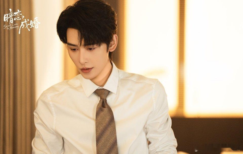 申浩男回应短剧圈竞争申浩男我不在顶端只是爬行者 真的好喜欢申浩男这份松弛感啊！面