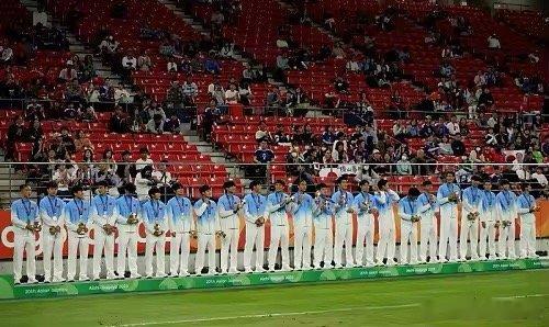 时隔28年，中国男足亚运队再登领奖台u23国足铜牌 铜牌战两度落后两度扳平，点球
