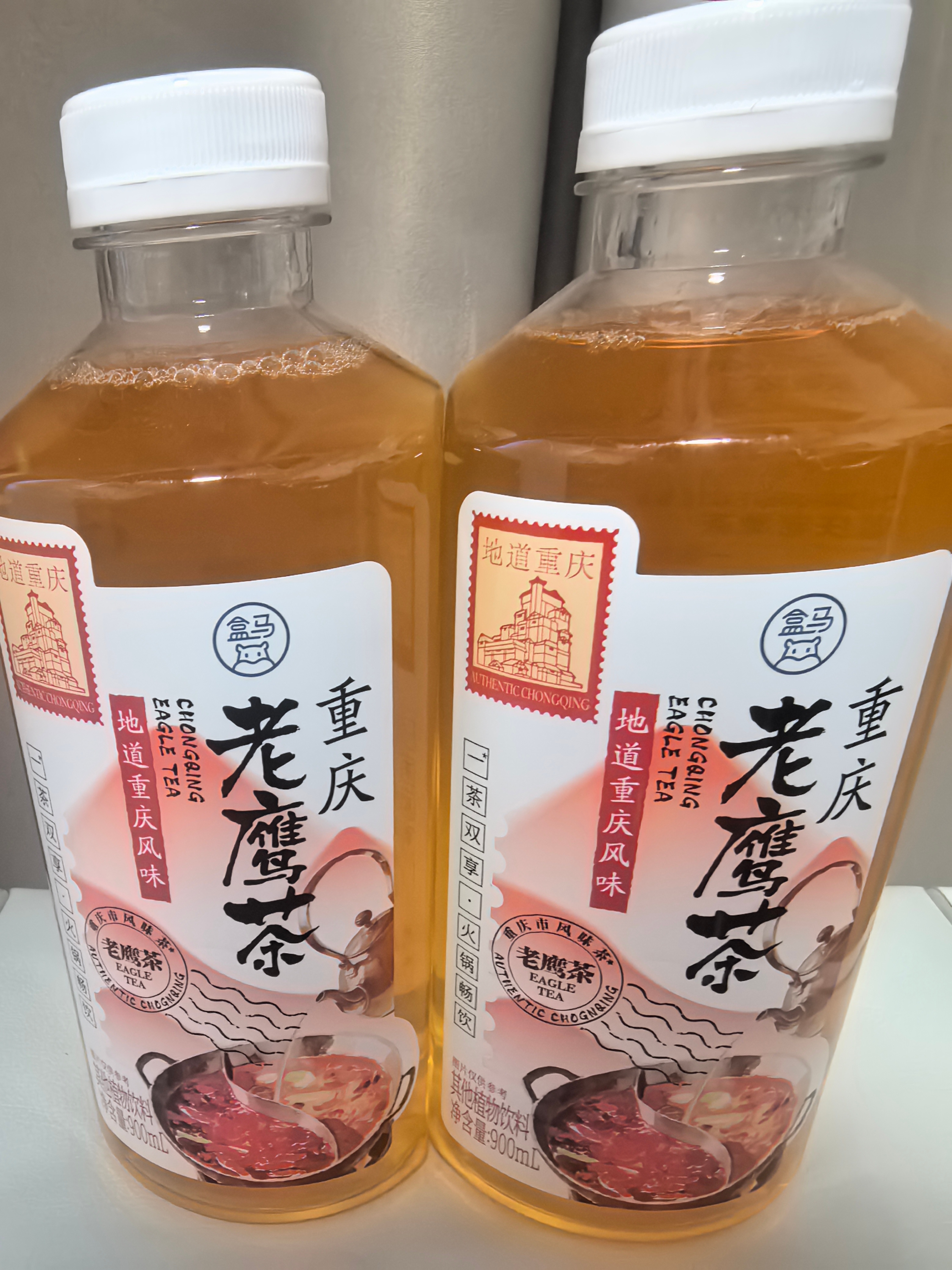 从大屁股脸那弄了两瓶这个，说是重庆人民最爱。这玩意儿地道不？啥味？需要配合火锅一