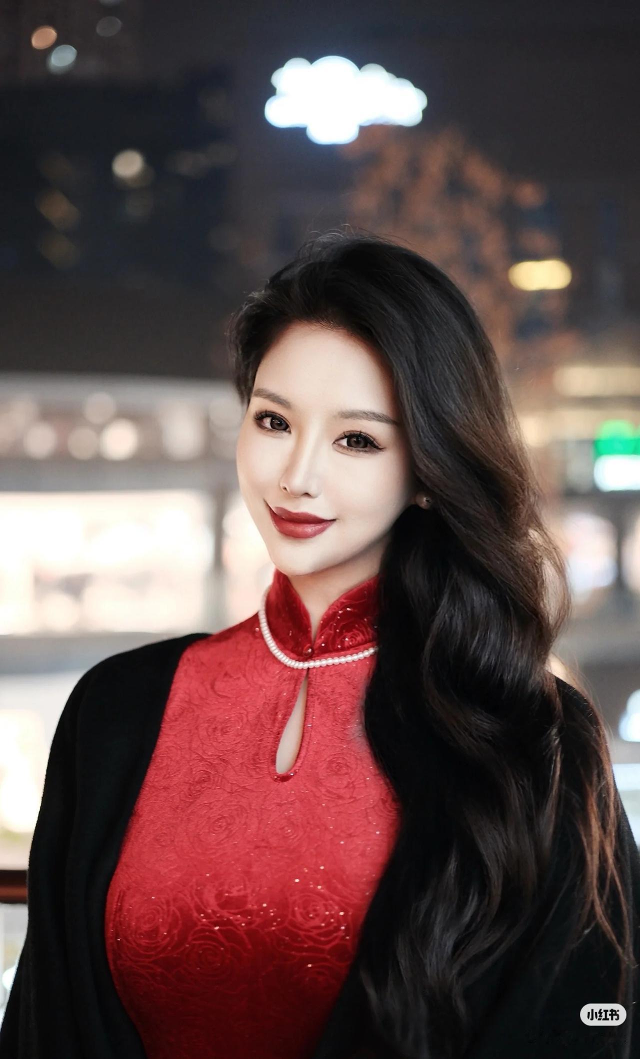 优雅与性感，你会怎么选美女旗袍穿搭写真