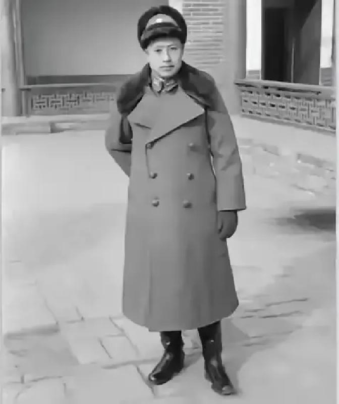 1943年，国军上将于学忠被两万日伪军围住，突围路线全被预判。危急时刻，少将魏凤