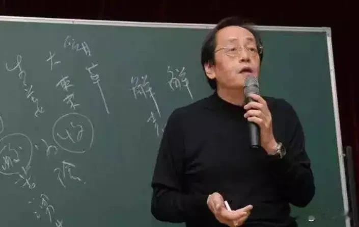 倪海厦说，你有钱了，赶紧去买好看的衣服，开舒服的车子。

唯独嘴里的东西，越简单