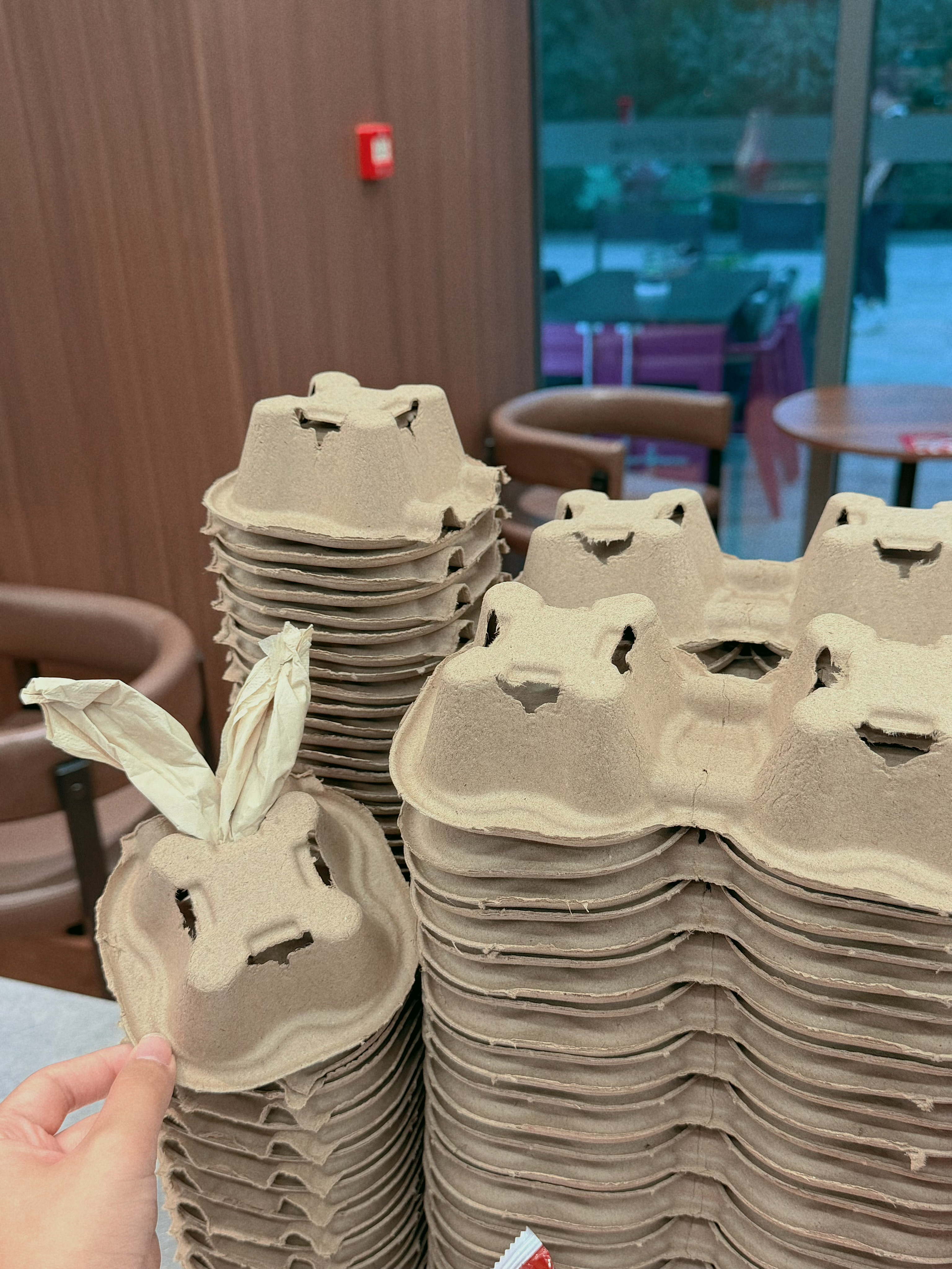 谁懂这个挑衅感，越看越感觉在挑衅我。员工来了直接来一句：老板你这是上班上疯了？ 