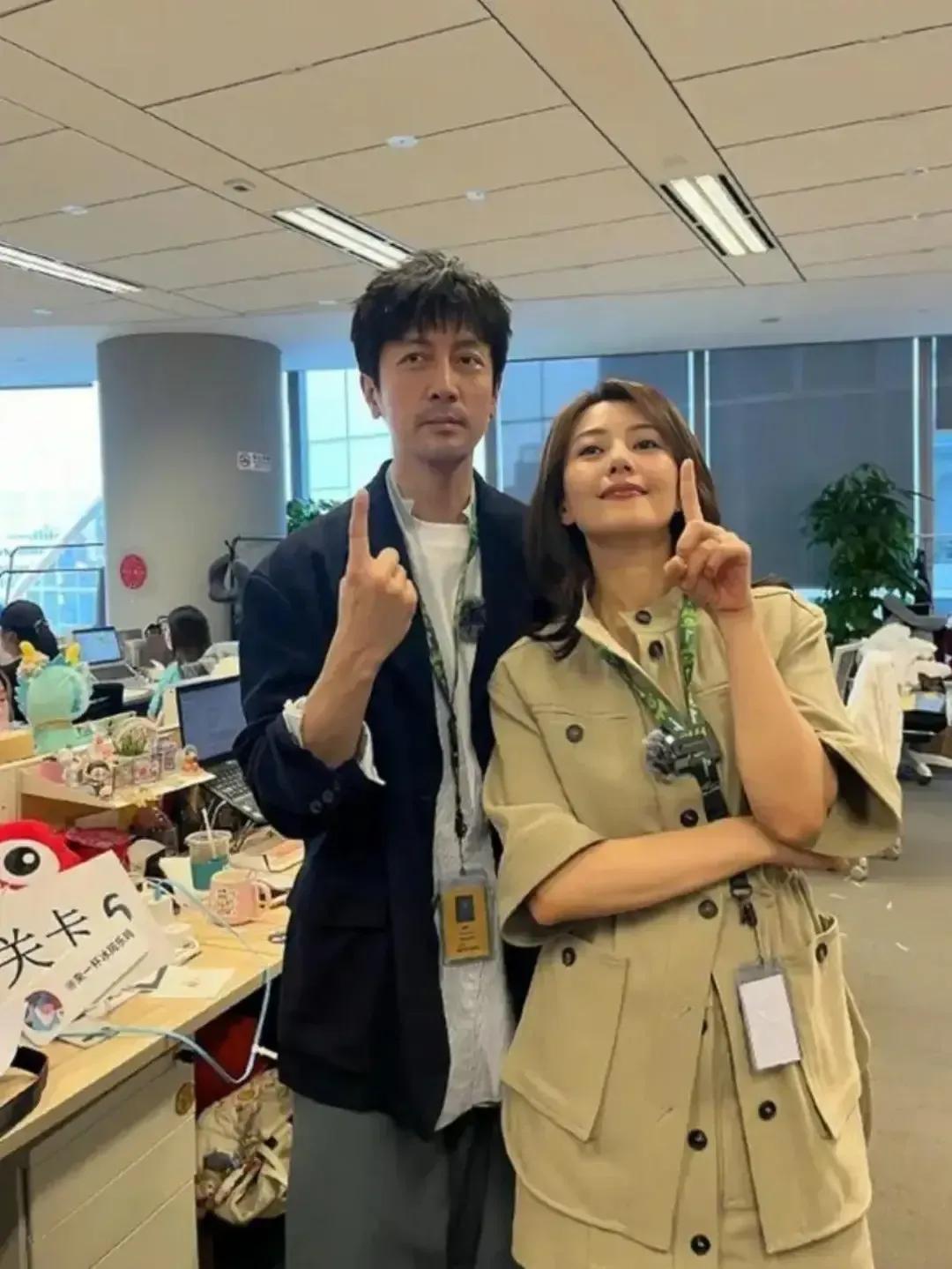 好登对的两个人！张鲁一高圆圆。都有一双大眼睛，明朗的五官，很喜欢他俩的作品。