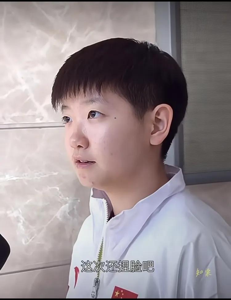 青奥会之前记者问莎宝
这次还捏脸吗？
莎宝说
这次如果单打我俩都拿了
或者团体也