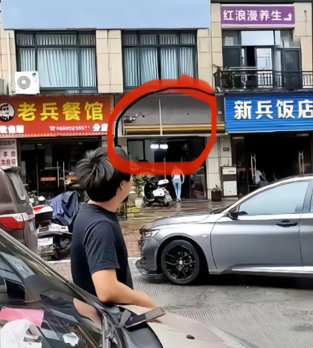 中间应该取个什么名字才能压得住两边？