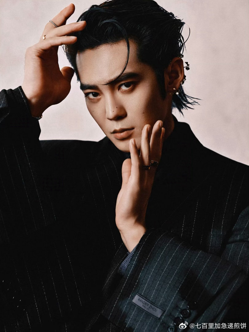 于适今天vogue Hk活动出图，好像有一种《浴血黑帮》的感觉（我可喜欢这部剧了