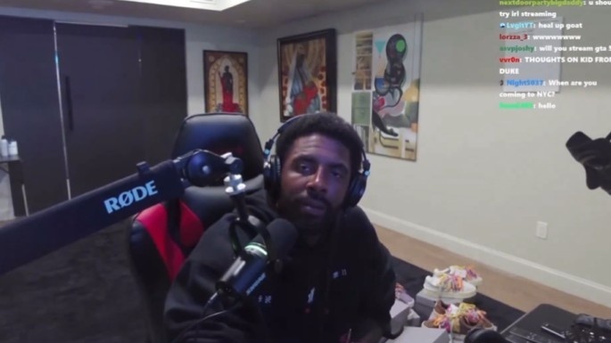 欧文在个人直播时谈到了复出的话题。评论区有人提问：如果球队进了季后赛，你会复出吗