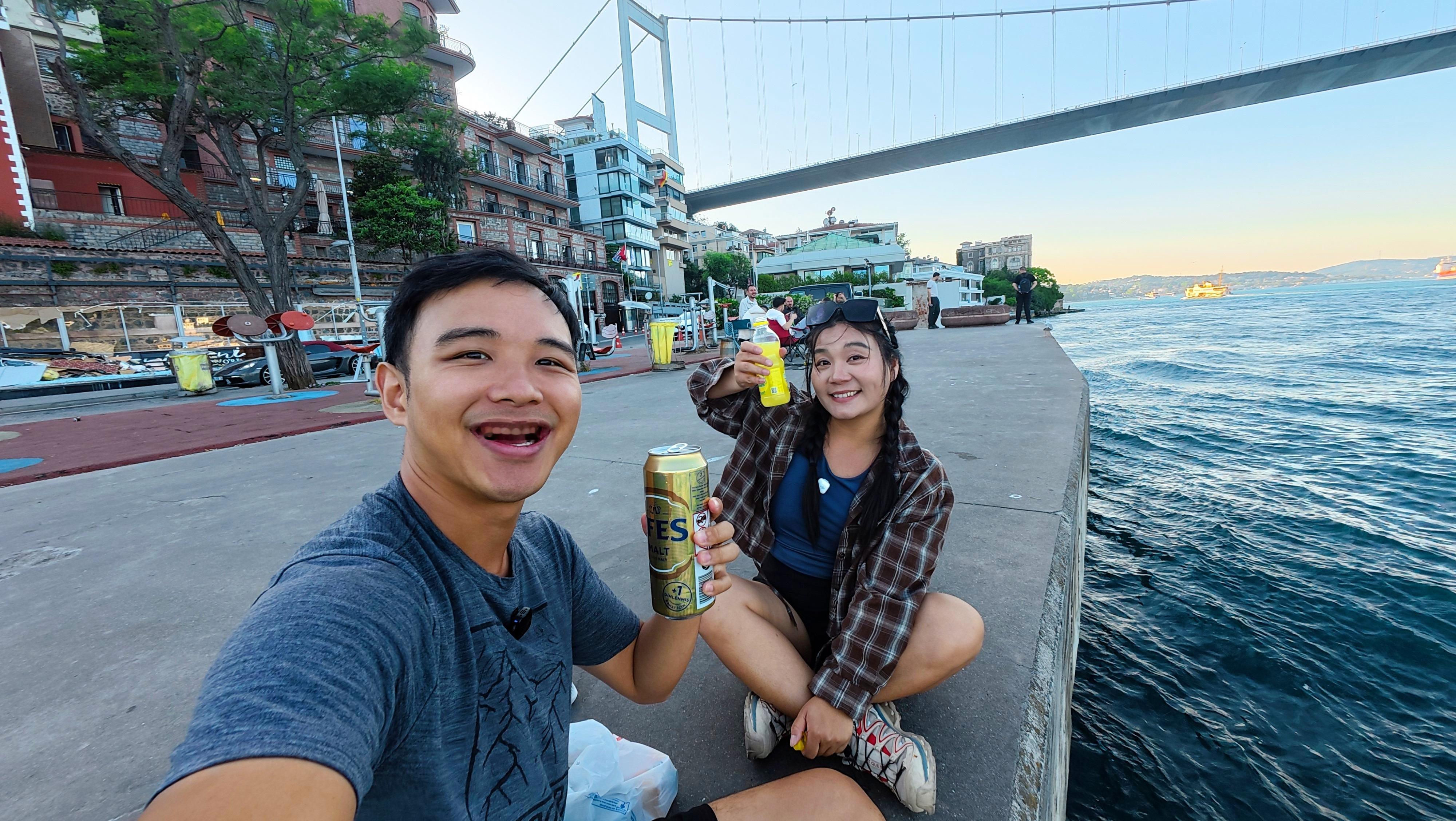 最近在微博看到是谁已经领到了爸妈买的保险这个话题词，想起自己几年前也一样收到过少