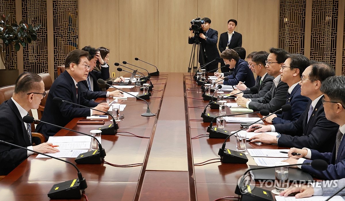 【#李在明鼓励所有工作人员直接向他提建议#】据韩联社及韩国MBC电视台6月4日报