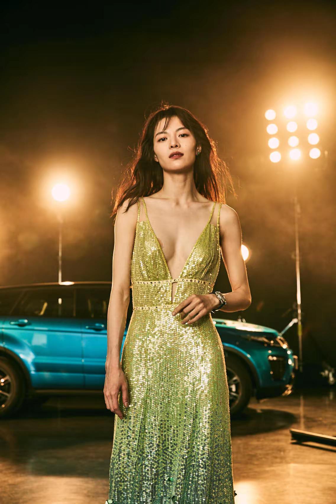 路虎代言，香车美人 的极致诠释