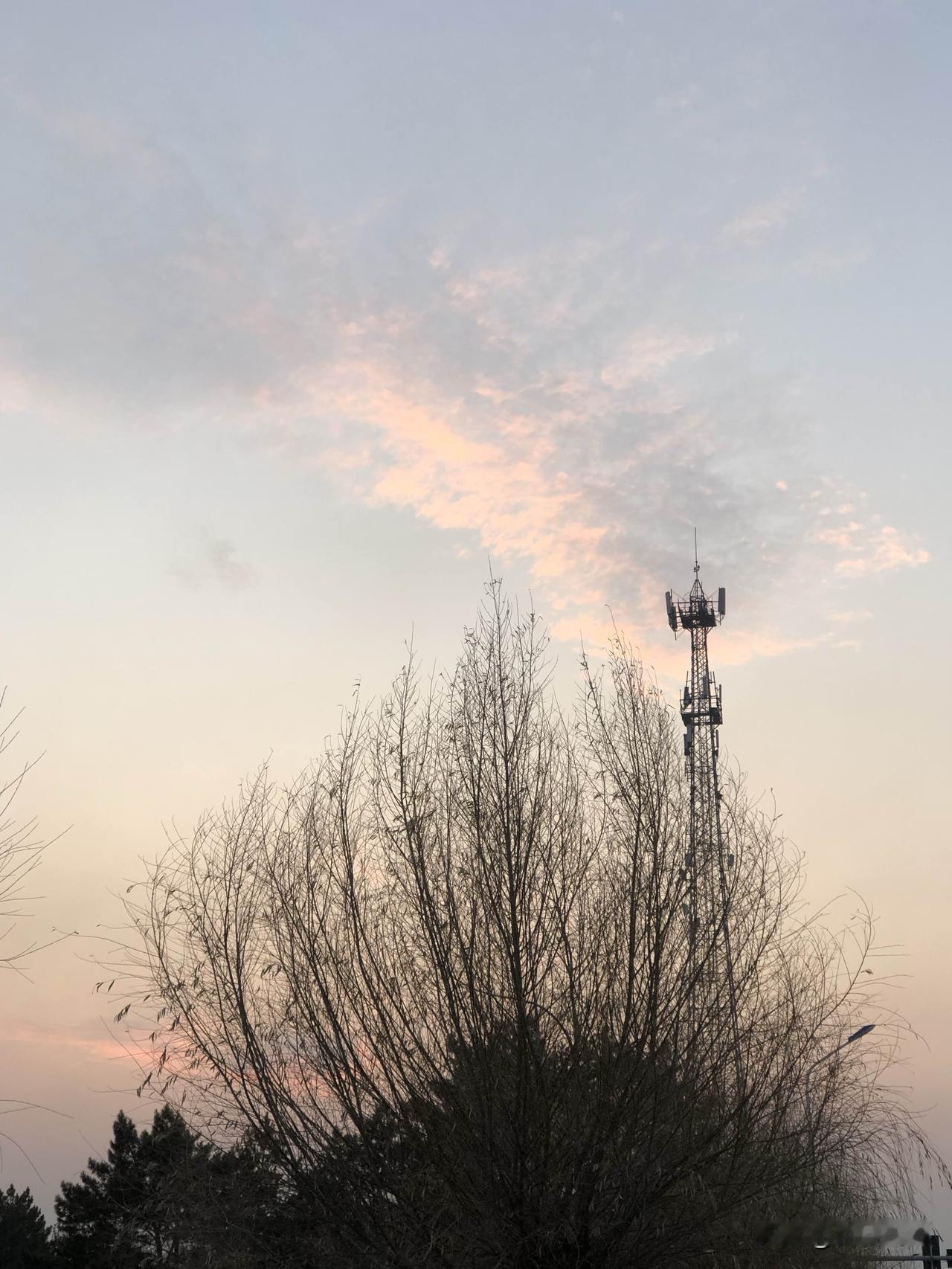 物业彻底慌了！新规落地一刀切，老百姓终于不用再忍气吞声这年头买房容易，扛物业太难