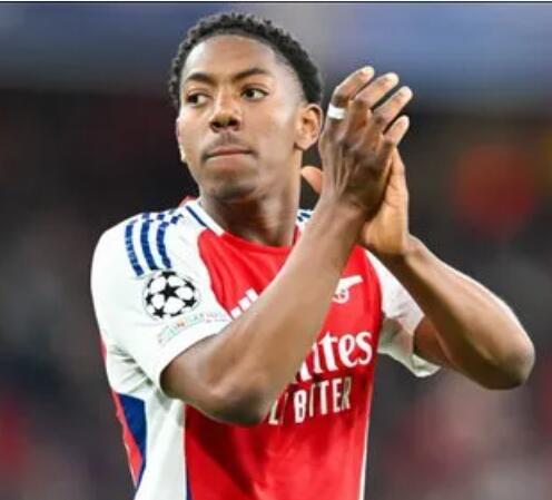 据天空体育知名记者Danyal Khan独家消息，英超豪门曼联将引援目光投向了同