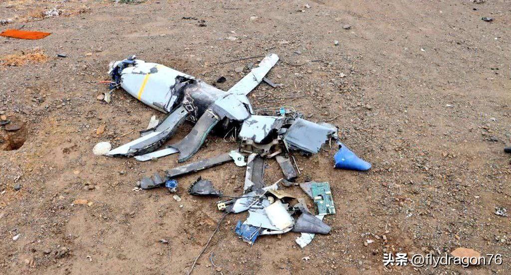 🚨🇮🇷🇺🇲🇮🇱伊朗防空系统在中央省上空击落一枚美国JASSM巡航导