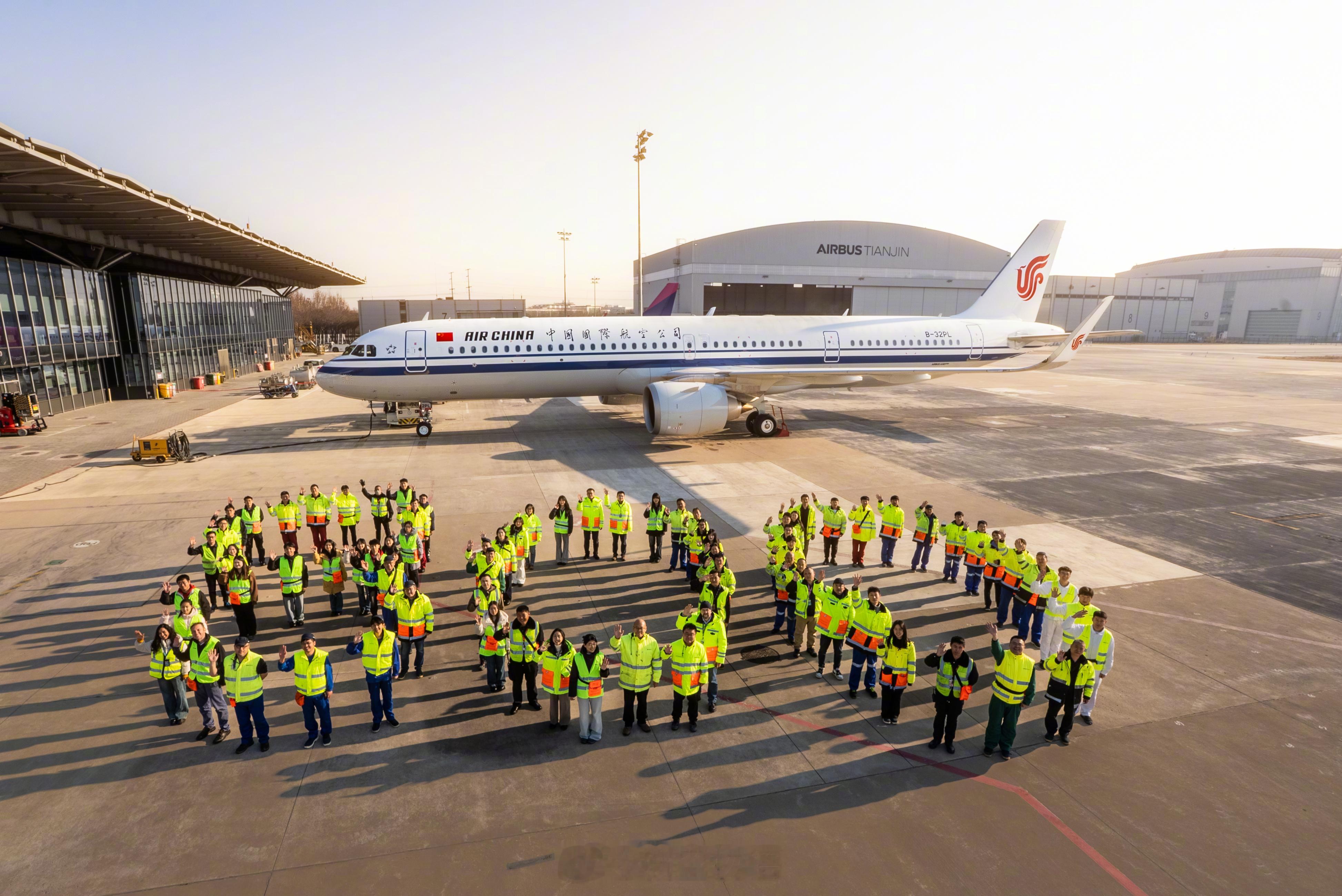 【空客中国天津造飞机，800架了！】空中客车交付由空客天津A320系列飞机总装线