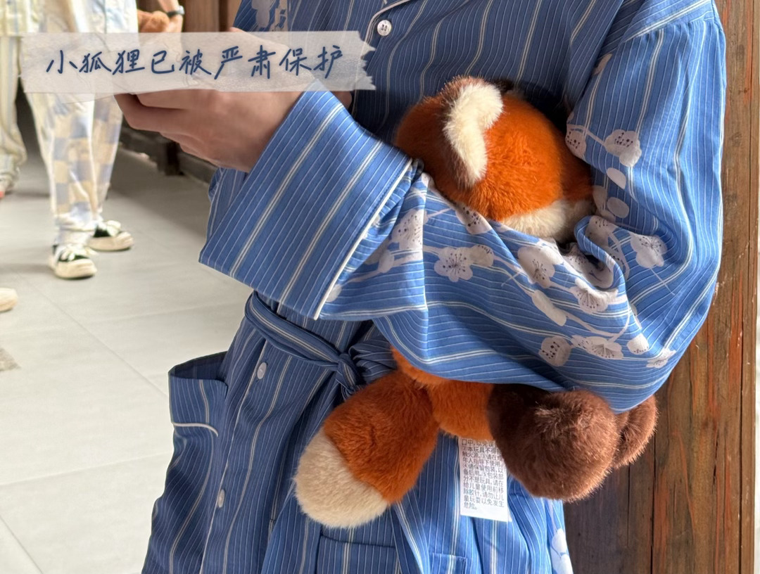 突然发现这个姿势好热情啊live还夹一下 