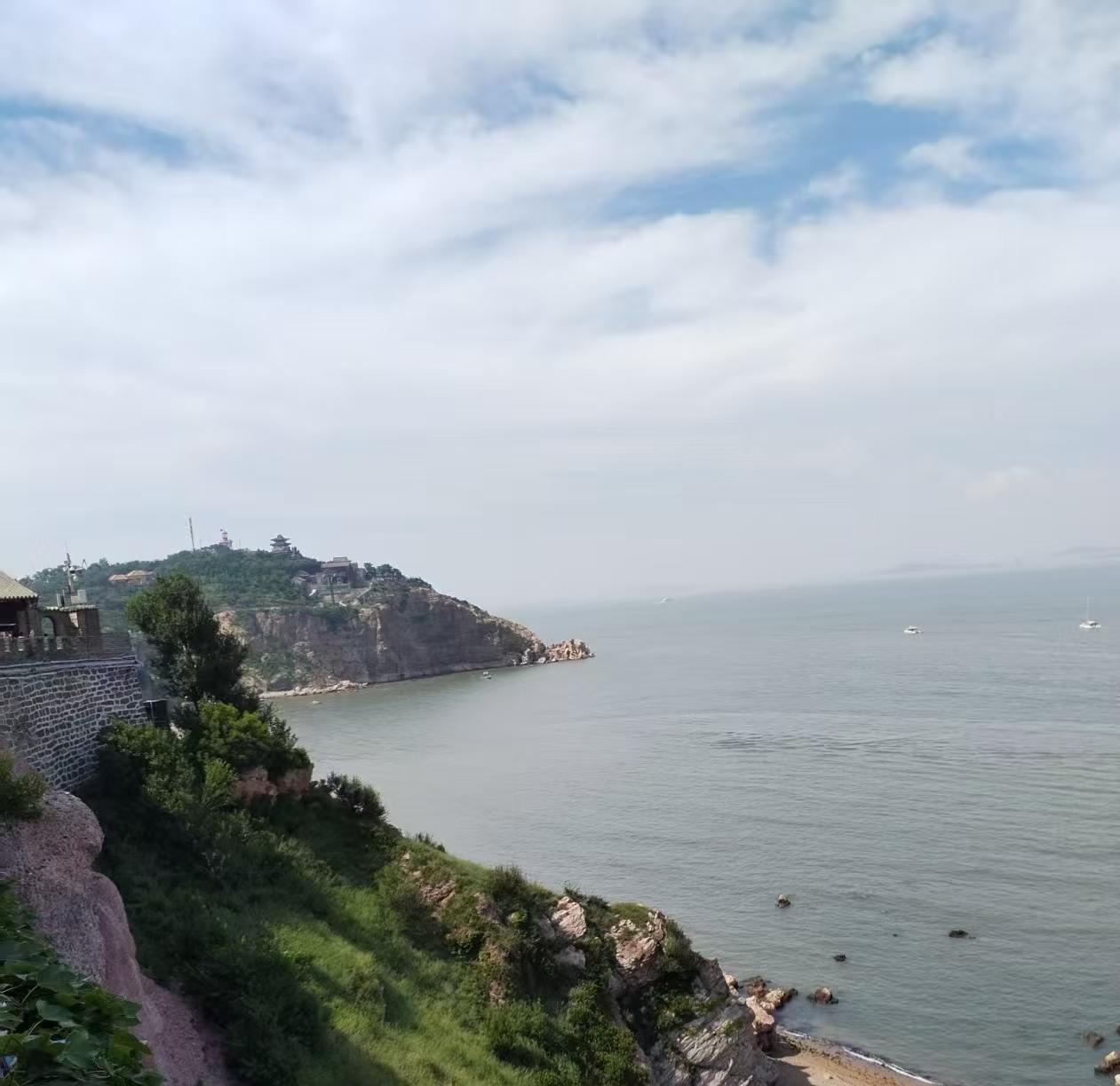 11月3日，特朗普在接受CBS采访时表示，他与韩国总统尹锡悦10月30日在釜山的