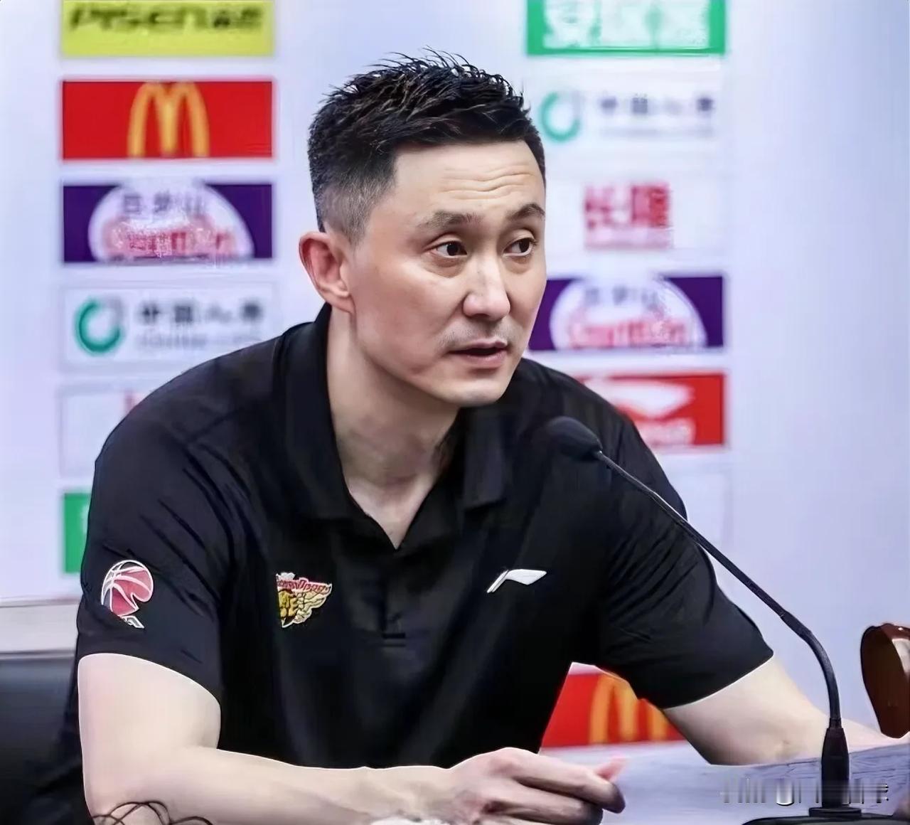 广东虽然110-92大胜北京，但杜锋依然不满这3人表现！
1、胡明轩状态低迷，全