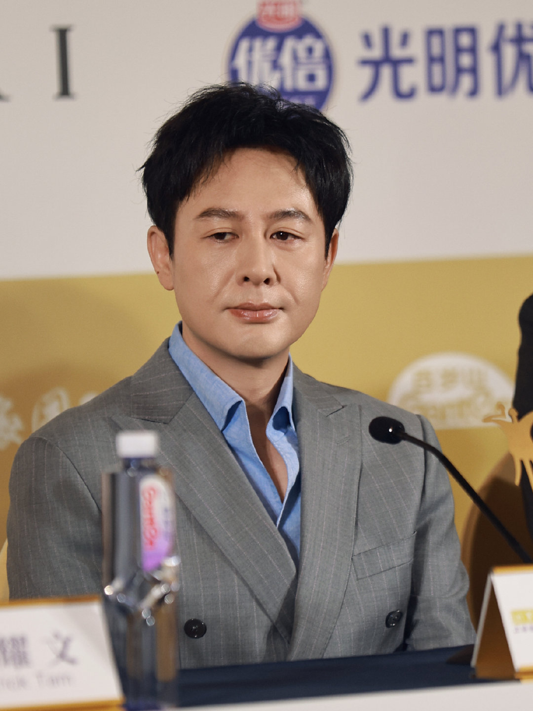 【张颂文获金爵奖最佳男演员】今晚，第28届上海国际电影节金爵奖主竞赛单元颁奖，凭