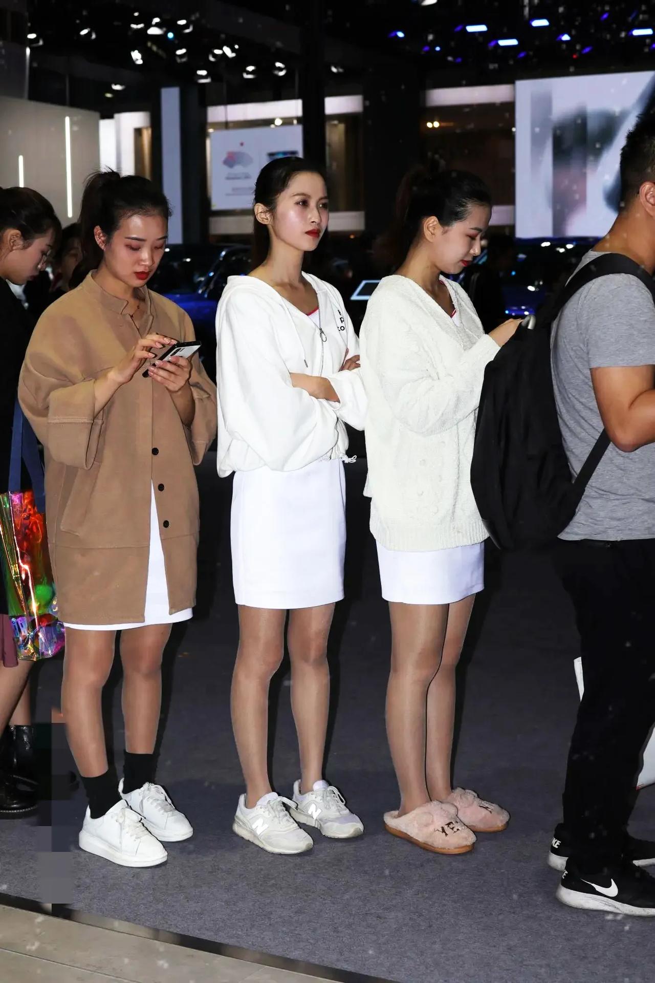 自己排的队为什么总是比其他人排的队要慢？
相信所有人都有过这种经历，无论是排队领
