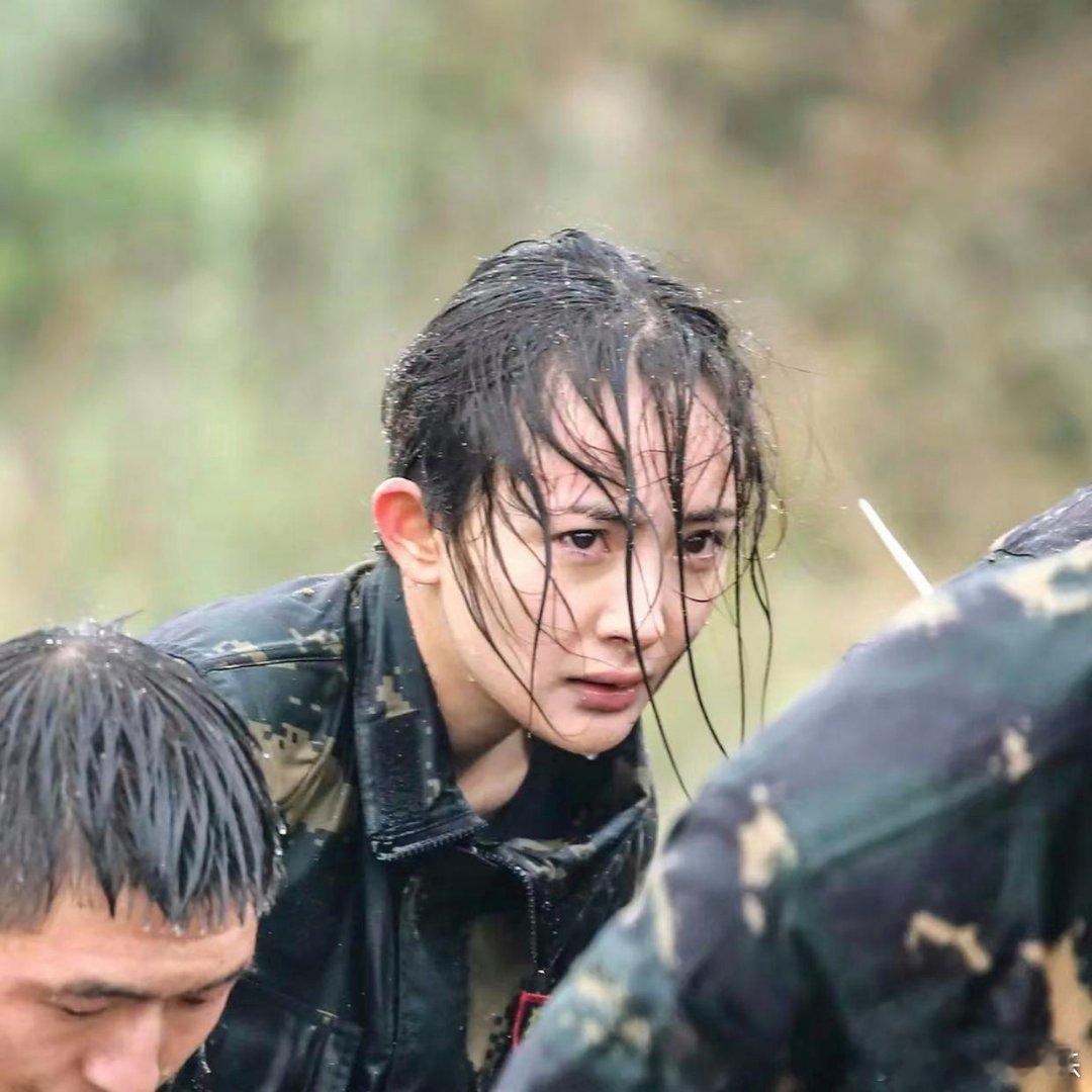 这是杨幂的哪个综艺呀？大幂幂外柔内刚，抗压力强，表现稳健。 ​​​