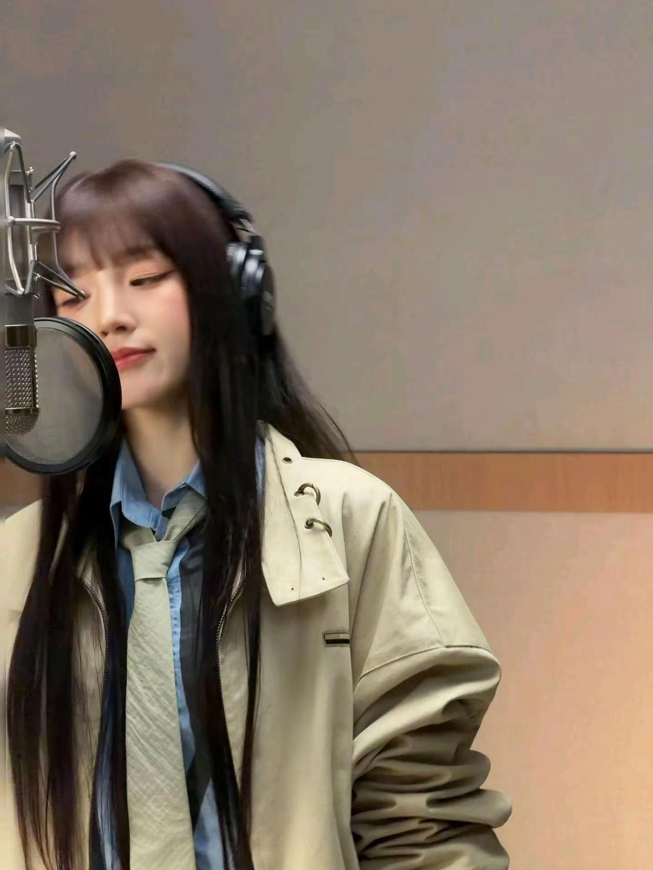별 하나가 당신의 눈에서 가라앉습니다 ⊹✮₊⋆𝜗𝜚 」