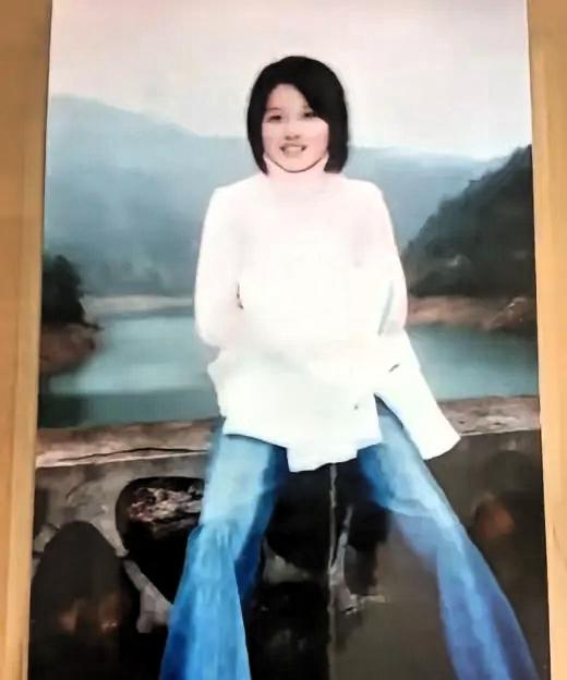 2004年，2004年，福建一名女大学生蔡伟娟神秘失踪，她的富豪父亲为找到女儿，