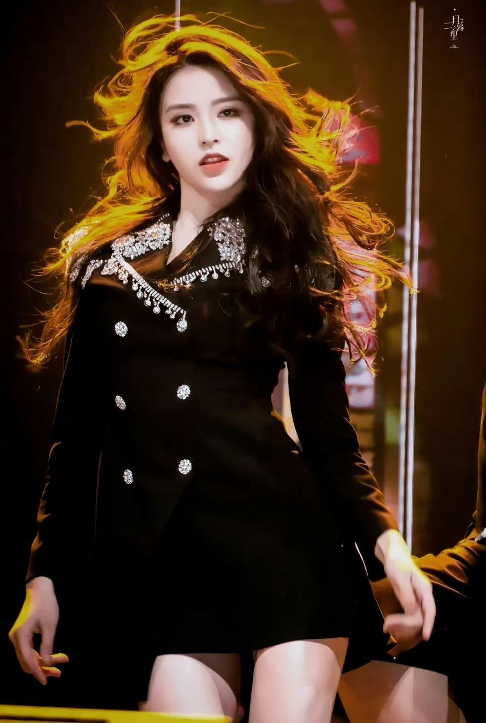 金子涵说不是热搜上那位金子涵直播疑似求救 因为金子涵说不是热搜上那位，可以相信吗