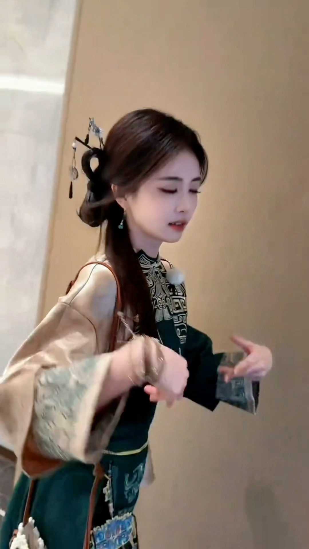 听说有人要白鹿这个动图