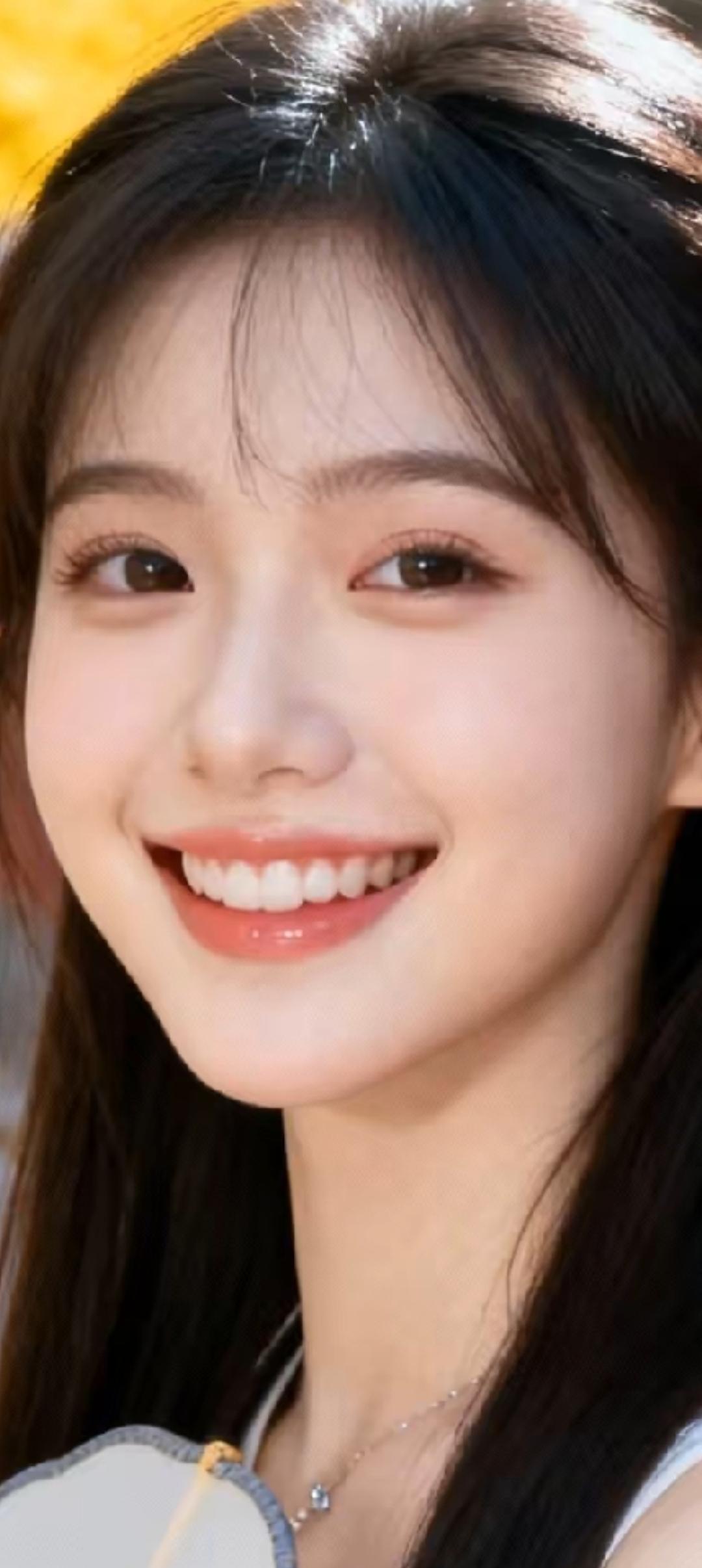 阳光明媚的午后，微笑的少女，温暖如春。