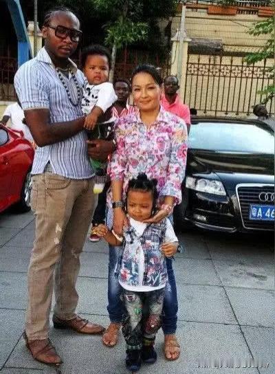 某些女人，你可以“嫁出去”，没谁拦着你，但你不能“招上门女婿”啥人都往回招。
国