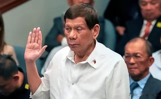 海牙那边又出大事了，6月12日，国际刑事法院第三审判分庭法官科纳签了一纸命令，宣