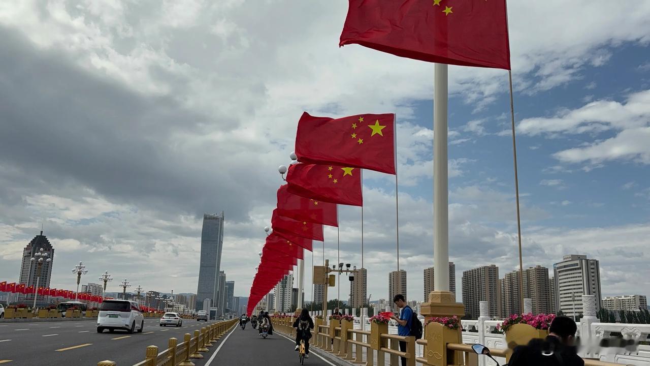2024国庆🇨🇳快乐！#用拍照记录国庆# #广场国庆景观#