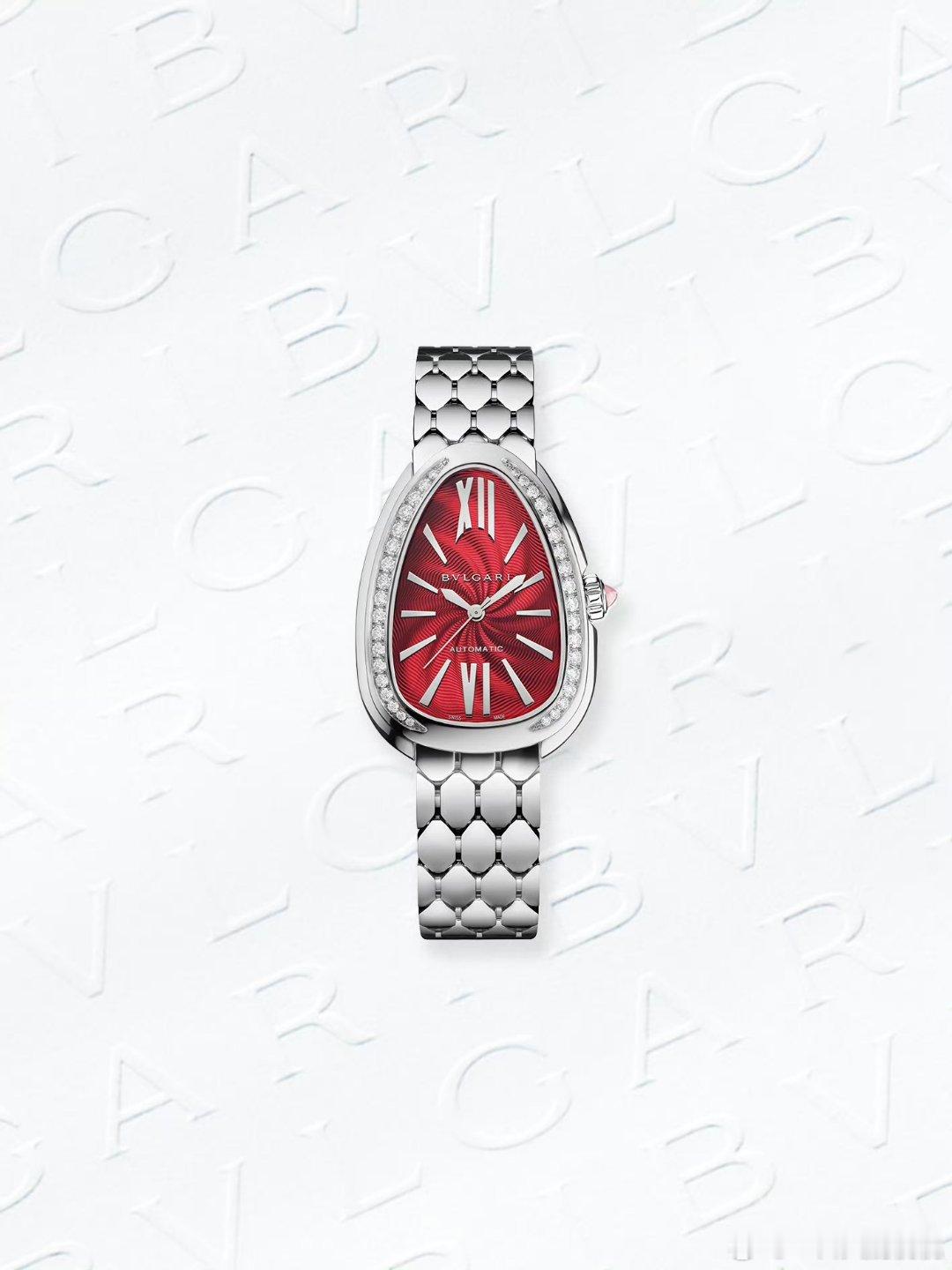 杨紫身穿一袭LANVIN 2025秋冬系列桔色连衣裙，佩戴BVLGARI珠宝及腕