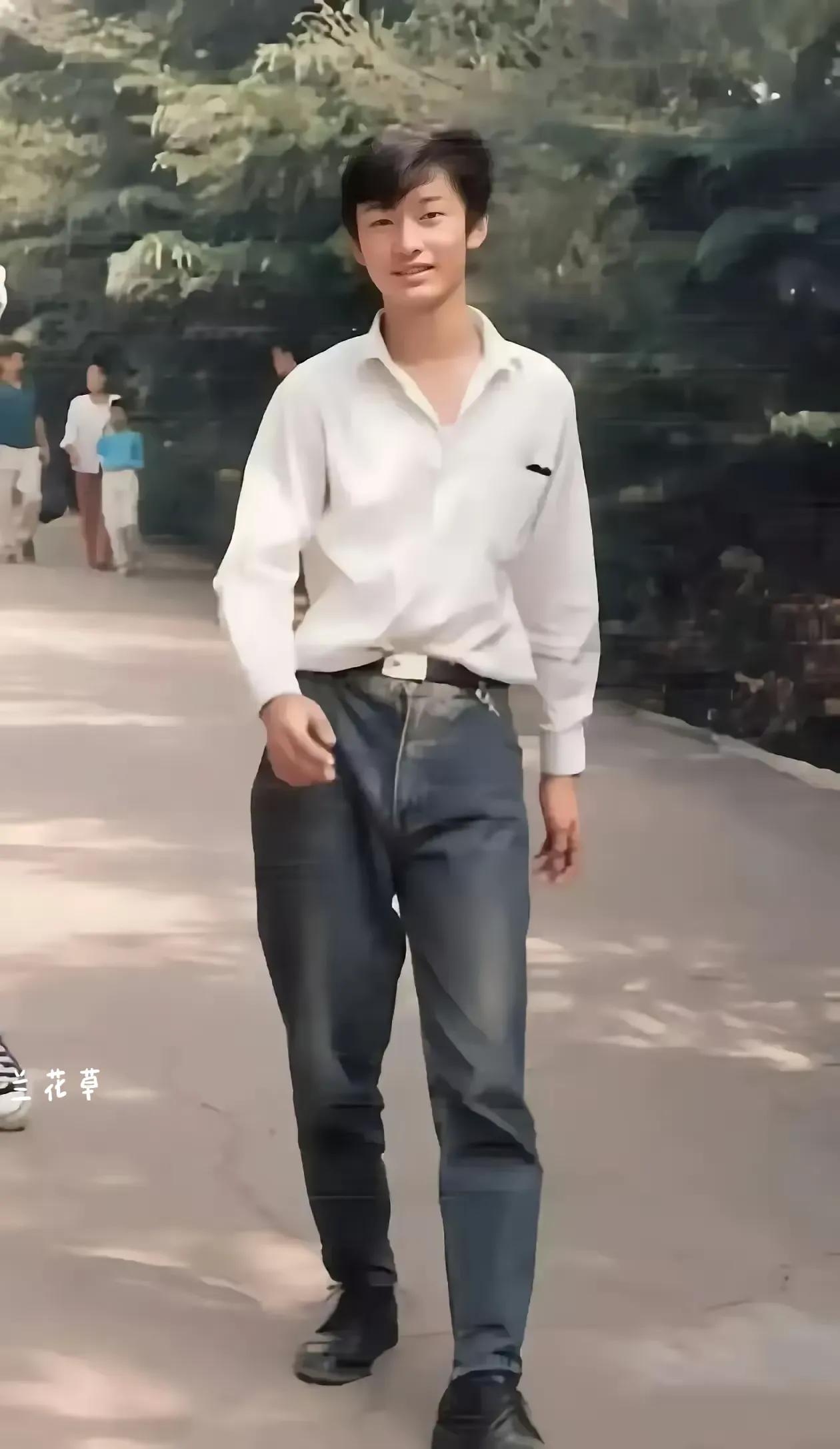 这是黄晓明吗？乍看着有点像黄轩？孰是孰非，评论区见。
